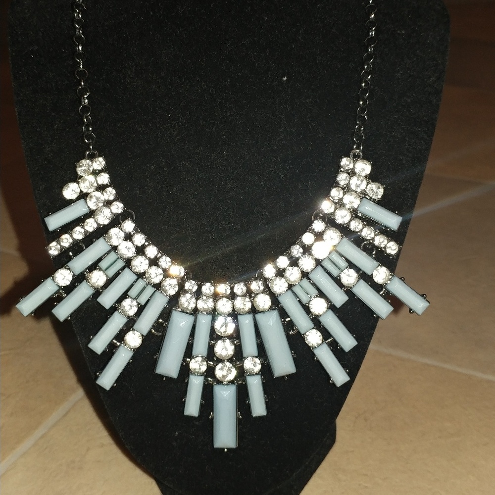 Beautiful Statement Necklace! NEW!